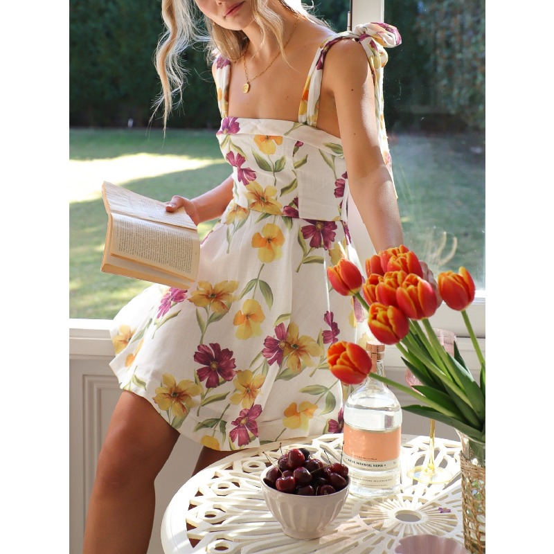 Fashionable and Elegant Women' - Summer Clothing Online 评论和价格
